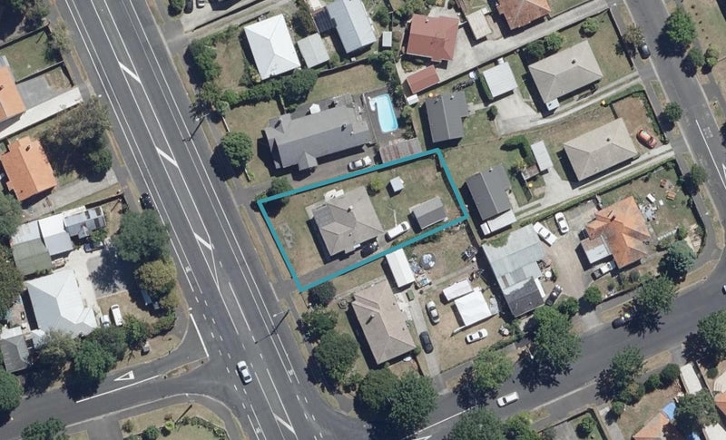 1056 Heaphy Terrace, Fairfield, Hamilton - Carousel 1