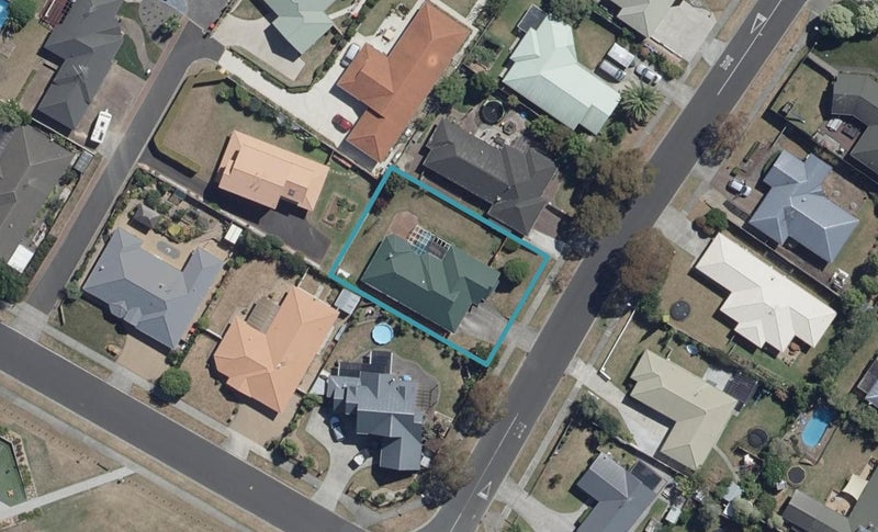 8 Angus Street, Grandview Heights, Hamilton - Carousel 1