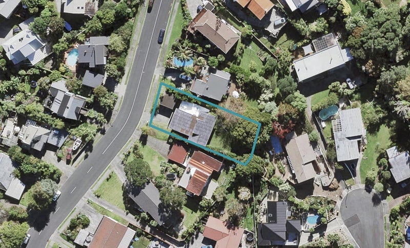30 Hadfield Street, Beach Haven, Auckland - Carousel 1