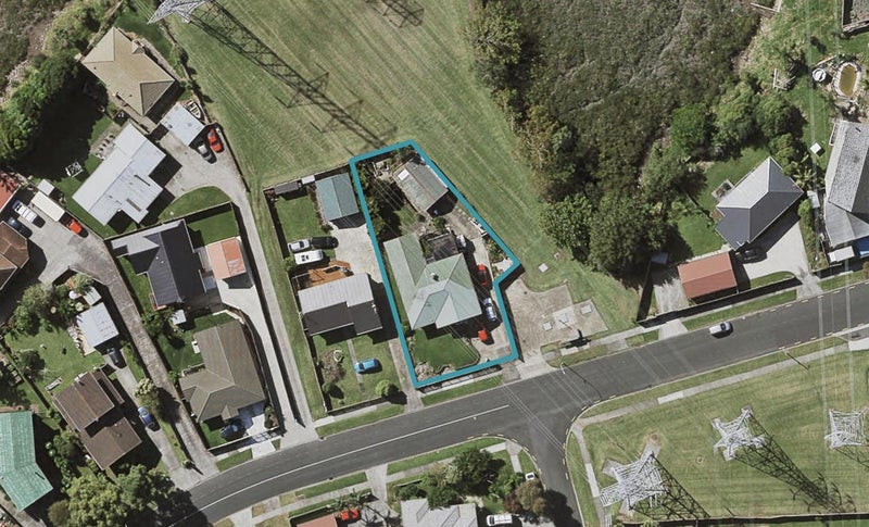35 Edgewater Drive, Pakuranga, Auckland - Carousel 1