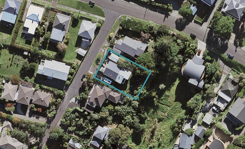 4 Pullum Street, Birkenhead, Auckland - Carousel 1