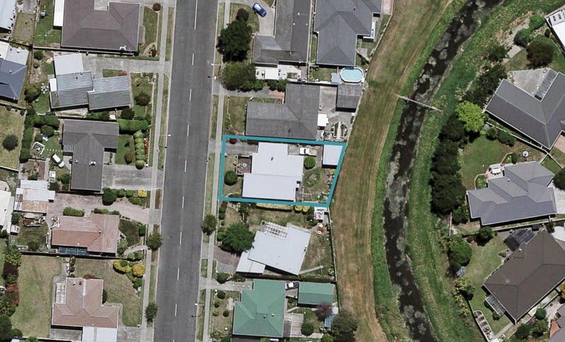 28 Konini Crescent, Pirimai, Napier - Carousel 1