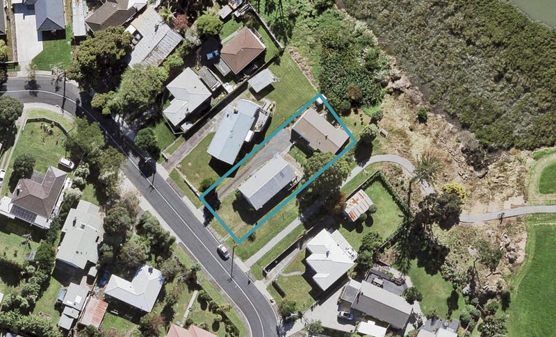 1/80 Cobham Crescent, Kelston, Auckland - Carousel 1