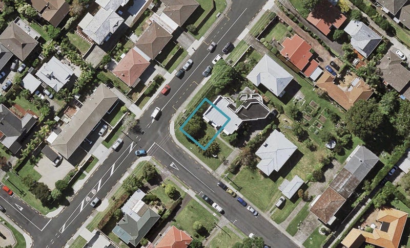 27 Waterloo Road, Milford, Auckland - Carousel 1