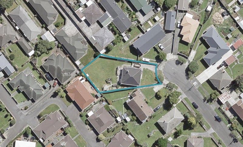9 Frickleton Grove, Waterloo, Lower Hutt - Carousel 1