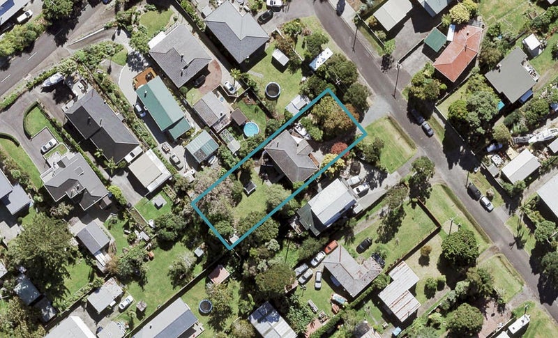 3 Coleman Avenue, Herald Island, Auckland - Carousel 1