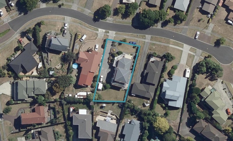 8 Prospect Place, Western Heights, Hamilton - Carousel 1