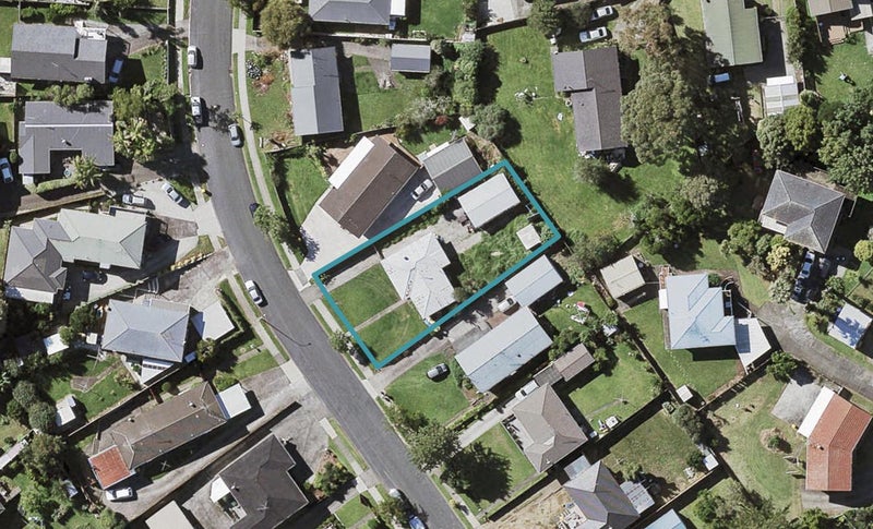 31 Megan Avenue, Pakuranga Heights, Auckland - Carousel 1