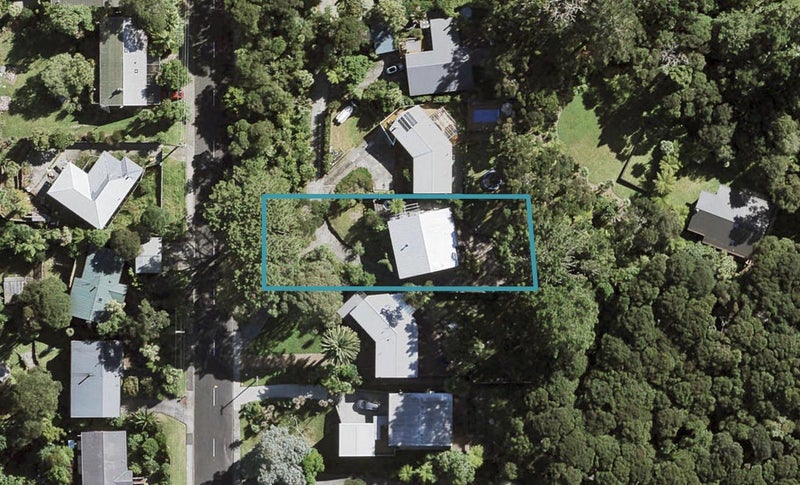 47 Woodfern Crescent, Titirangi, Auckland - Carousel 1