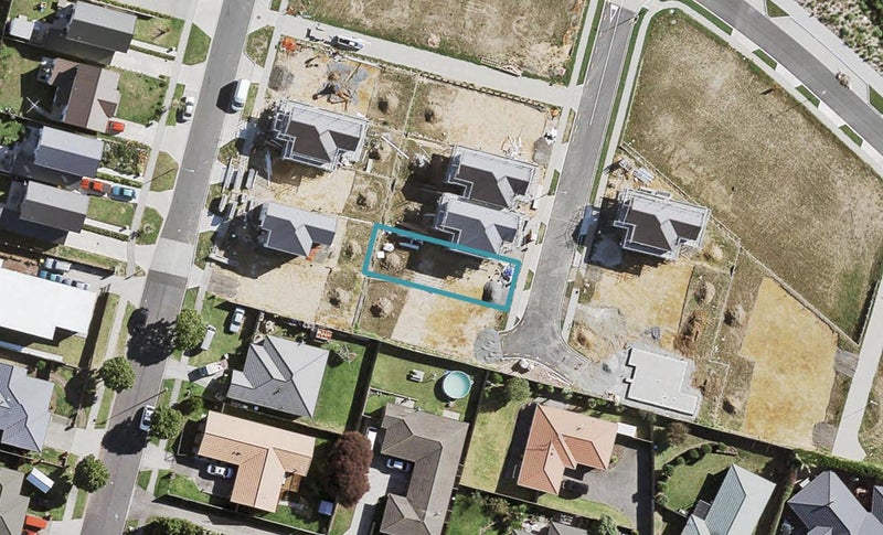 9 Awhenga Place, Weymouth, Auckland - Carousel 1