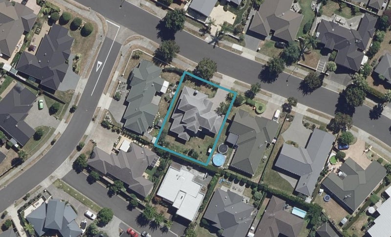 70 Huntington Drive, Huntington, Hamilton - Carousel 1