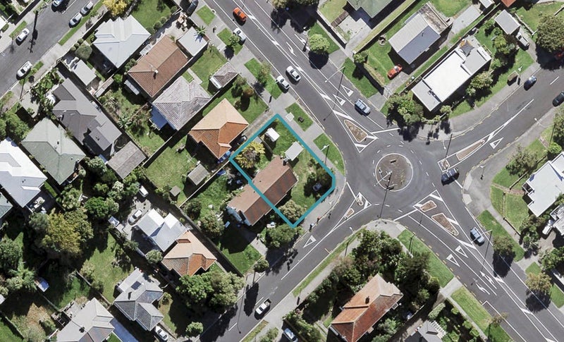 1 Meola Road, Westmere, Auckland - Carousel 1