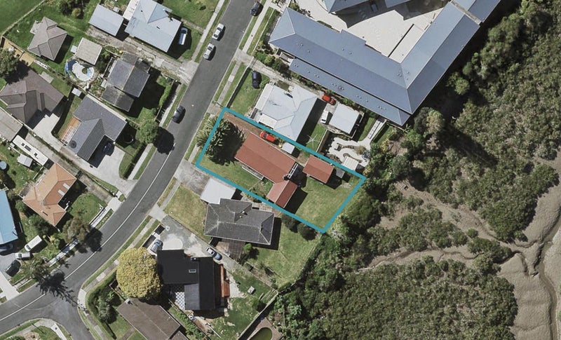 151 Edgewater Drive, Pakuranga, Auckland - Carousel 1