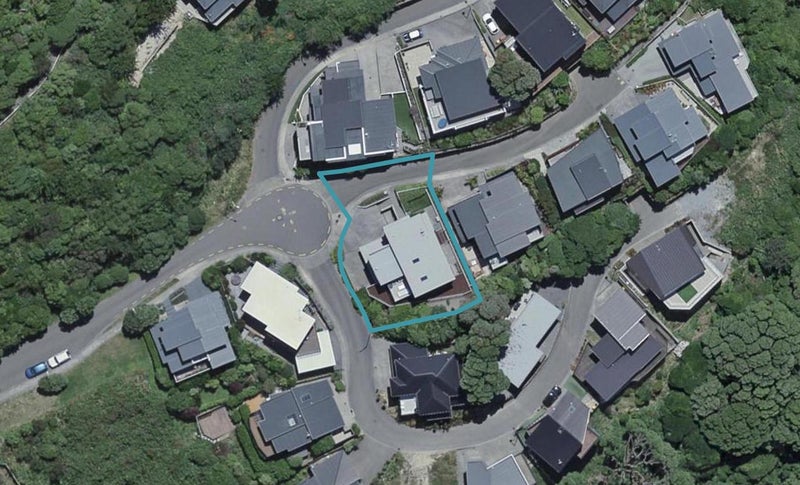 2 Hervey Way, Kaiwharawhara, Wellington - Carousel 1