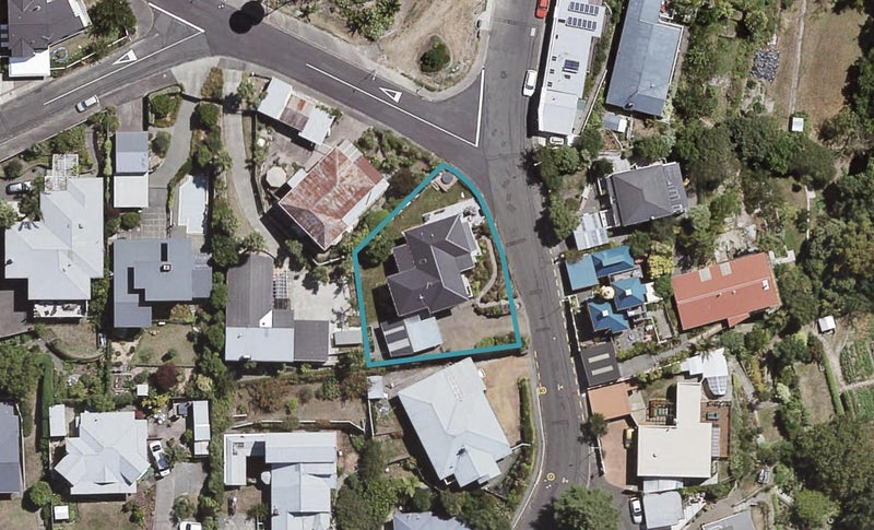 24 Thompson Road, Bluff Hill, Napier - Carousel 1