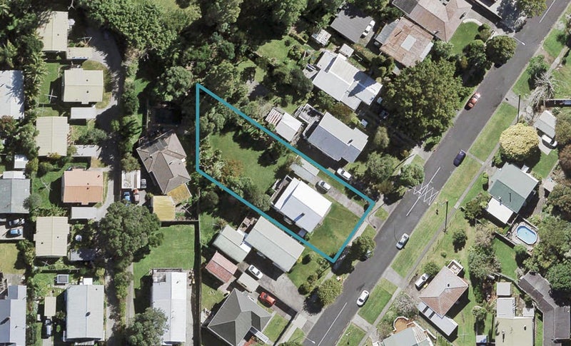 8 Brandon Road, Glen Eden, Auckland - Carousel 1