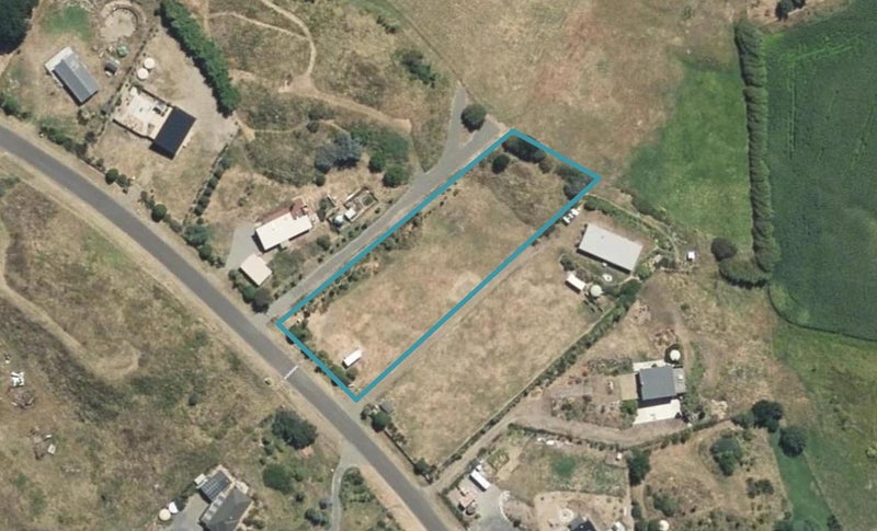 21 Strathnaver Drive, Waikawa Beach, Levin - Carousel 1