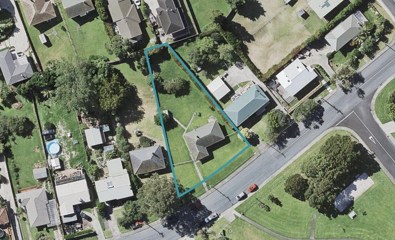 26 Montgomery Avenue, Belmont, Auckland - Carousel 1