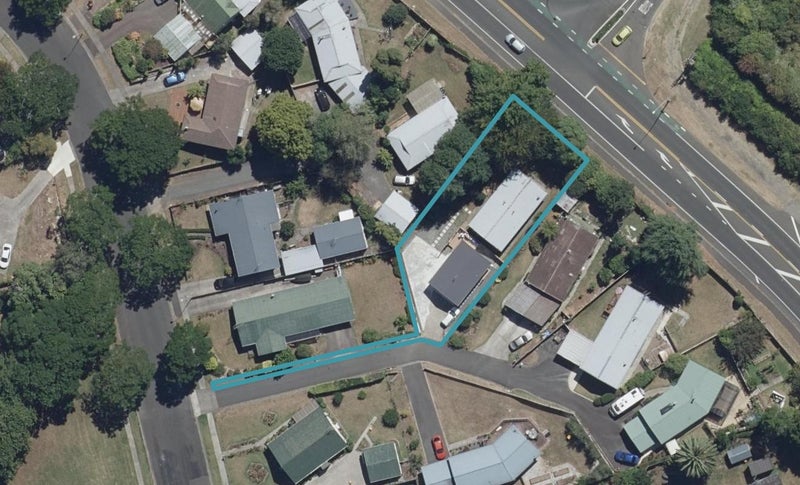 25 Exeter Street, Glenview, Hamilton - Carousel 1