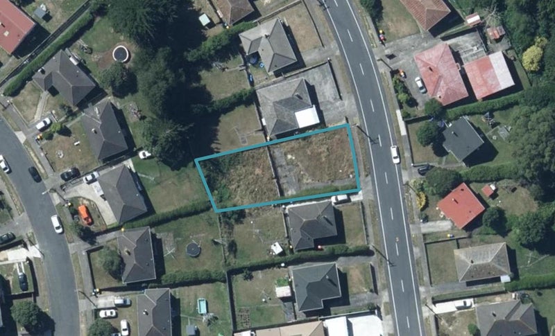 134 Castor Crescent, Cannons Creek, Porirua - Carousel 1