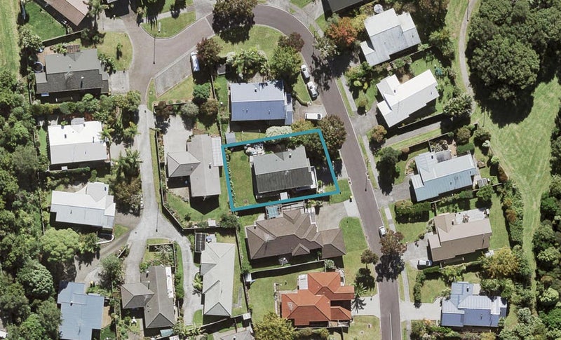 8 Cinnabar Place, Westgate, Auckland - Carousel 1