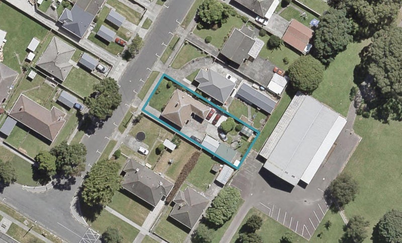2 Molesworth Street, Taita, Lower Hutt - Carousel 1