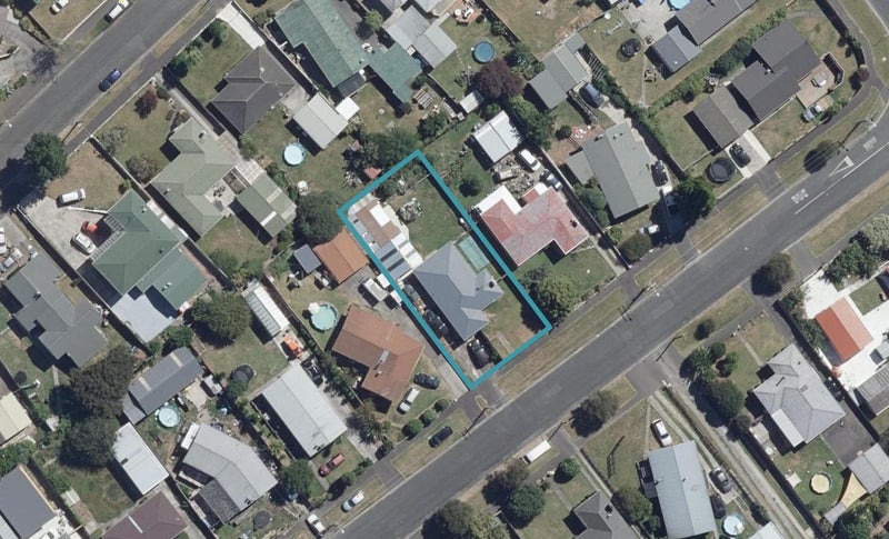 10 Yvonne Street, Melville, Hamilton - Carousel 1