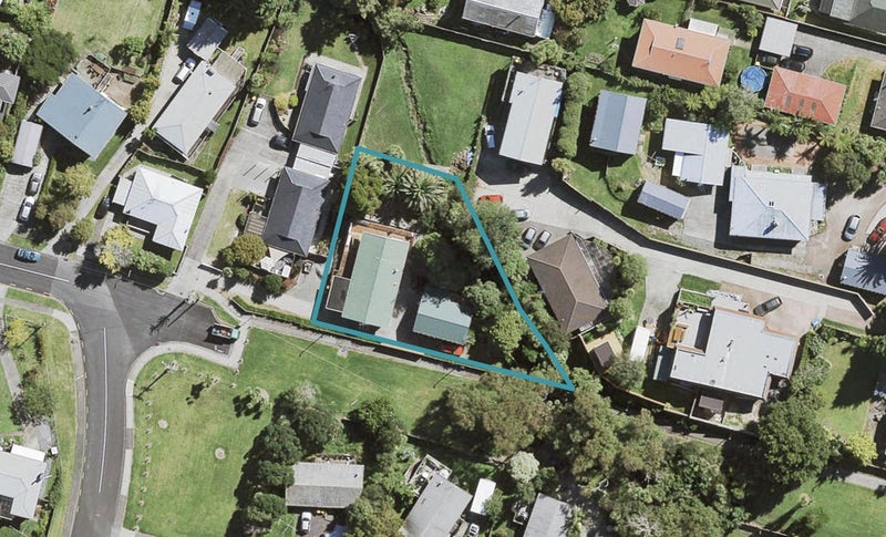 16 Claridge Street, Glen Eden, Auckland - Carousel 1