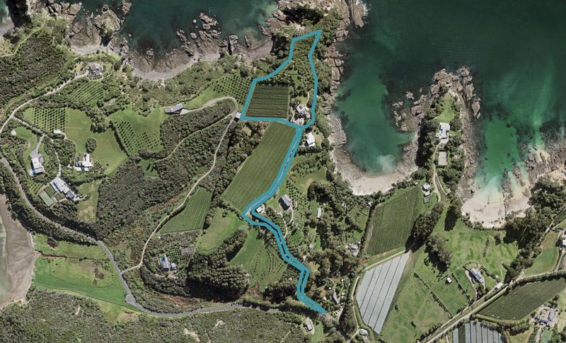 64 Korora Road, Oneroa, Waiheke Island - Carousel 1