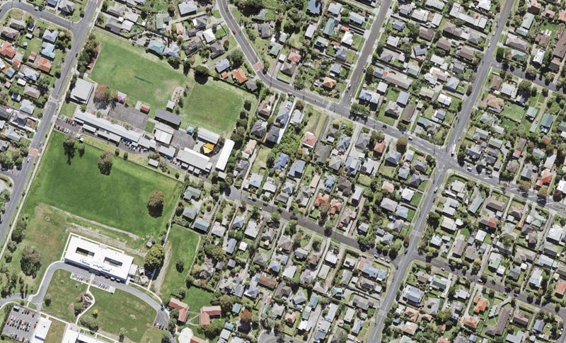 11A Riverview Road, New Lynn, Auckland - Carousel 1