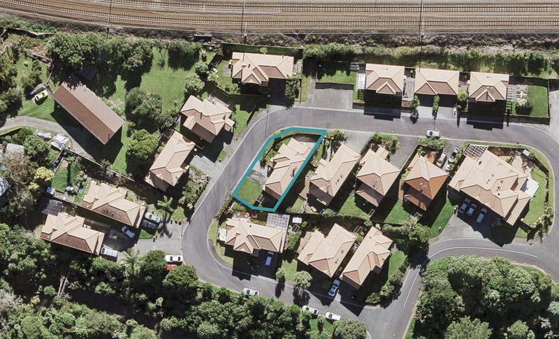 12 Stolford Crescent, New Lynn, Auckland - Carousel 1
