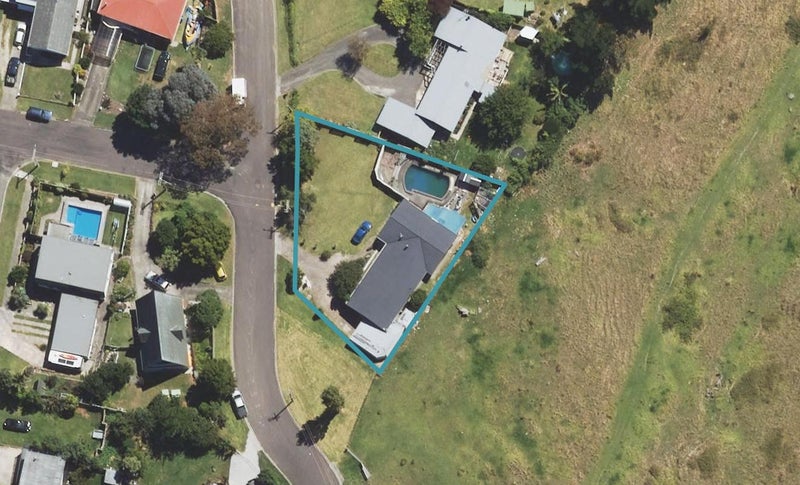21 Wallis Road, Kaiti, Gisborne - Carousel 1