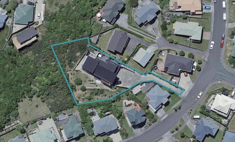 61 Dress Circle, Newlands, Wellington - Carousel 1