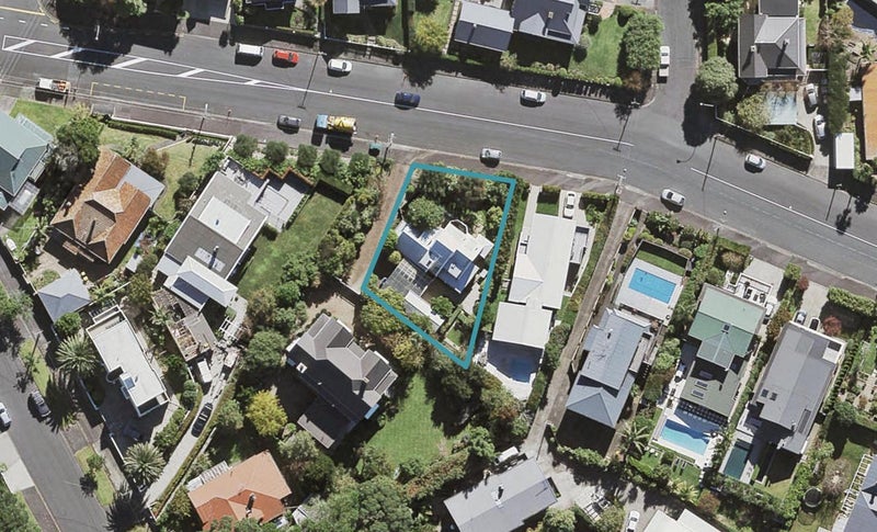 50 Hinemoa Street, Birkenhead, Auckland - Carousel 1