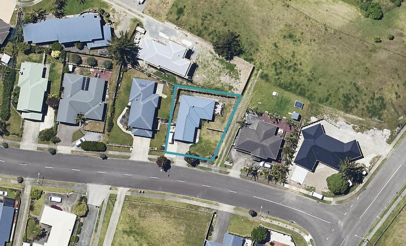 10 Fishermans Drive, Coastlands, Whakatane - Carousel 1