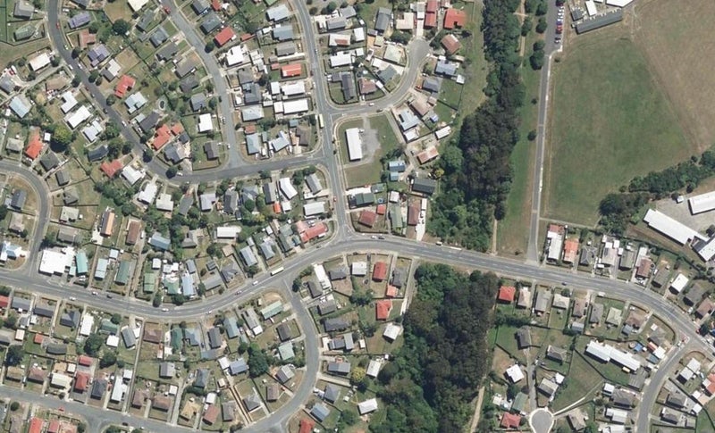 2 Conclusion Street, Ascot Park, Porirua - Carousel 1
