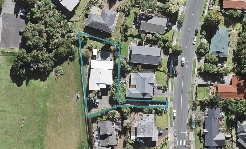 123A Chelsea View Drive, Chatswood, Auckland - Carousel 1