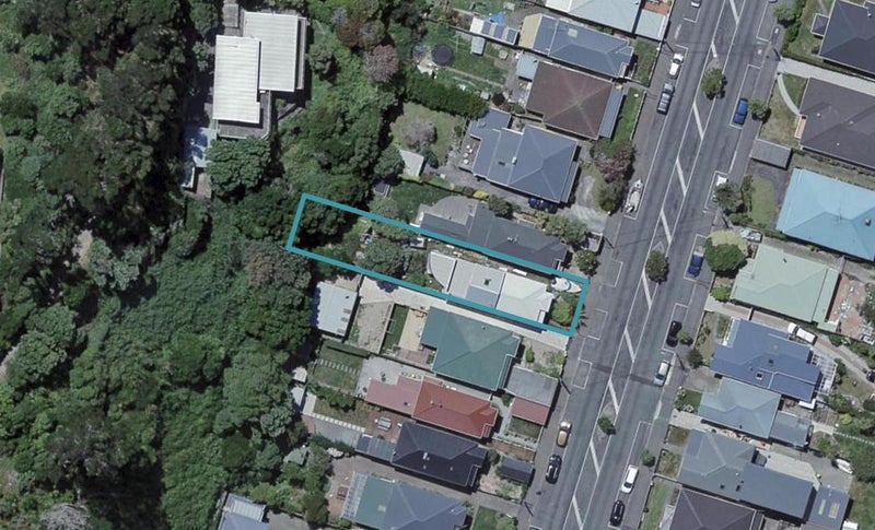 30 Derwent Street, Island Bay, Wellington - Carousel 1