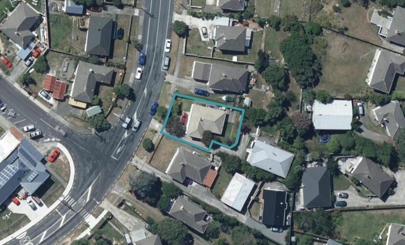 32 Dimock Street, Titahi Bay, Porirua - Carousel 1