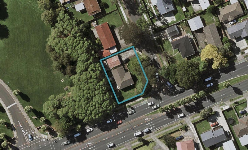 2 Sandrine Avenue, Clover Park, Auckland - Carousel 1