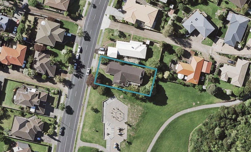 55 Gosford Drive, Botany Downs, Auckland - Carousel 1