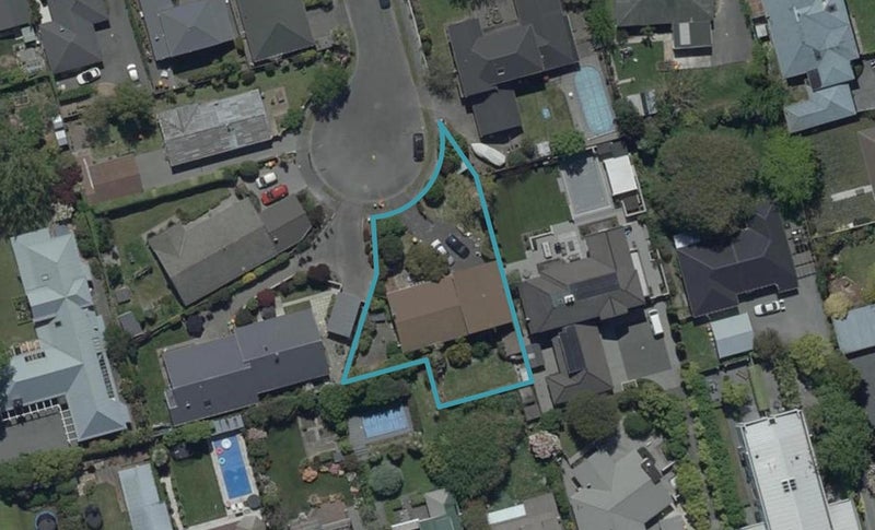 12 Ladbrokes Place, Fendalton, Christchurch - Carousel 1