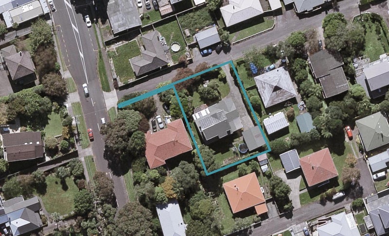 75A Govett Avenue, Frankleigh Park, New Plymouth - Carousel 1