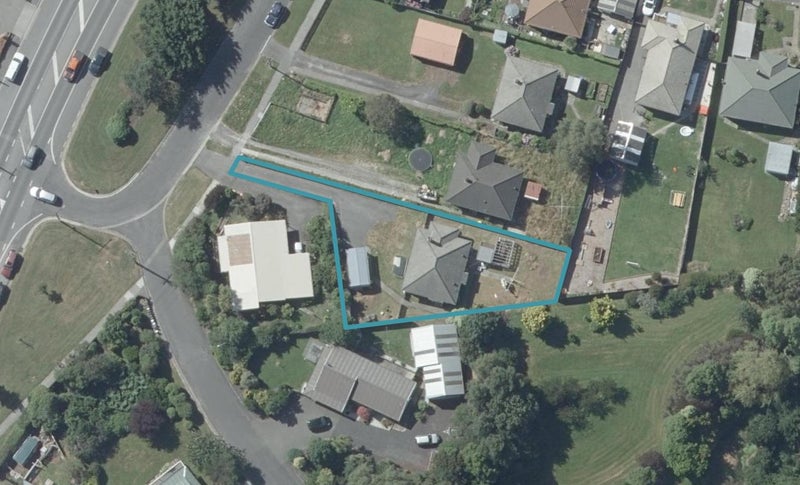 18B Brighton Road, Green Island, Dunedin - Carousel 1