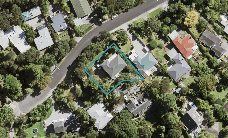 118 Takahe Road, Titirangi, Auckland - Carousel 1