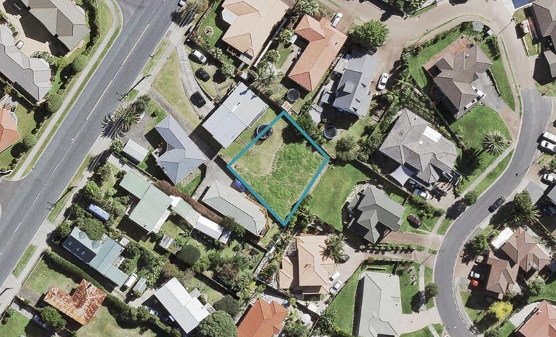 202A Sturges Road, Henderson, Auckland - Carousel 1