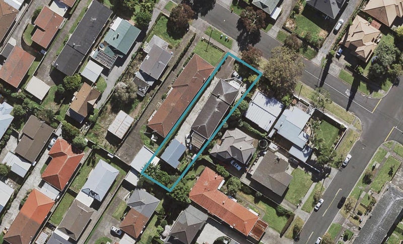 32 Tawhiri Road, One Tree Hill, Auckland - Carousel 1