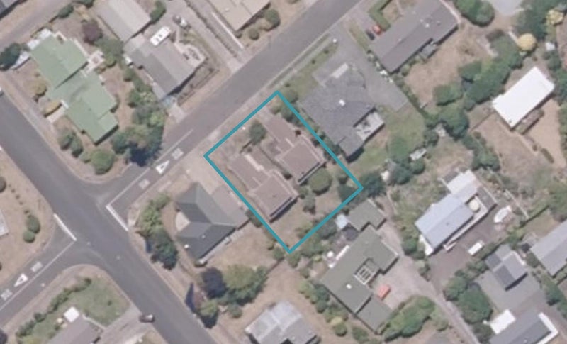 2/4 Dorothy Drive, Acacia Bay, Taupo - Carousel 1