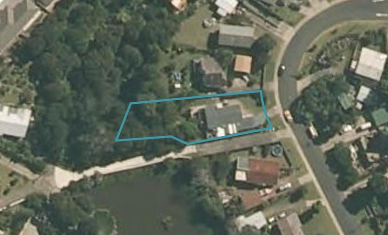 24 Hammond Avenue, Hatfields Beach, Orewa - Carousel 1