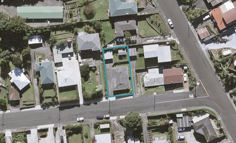 39 Simons Street, Moturoa, New Plymouth - Carousel 1